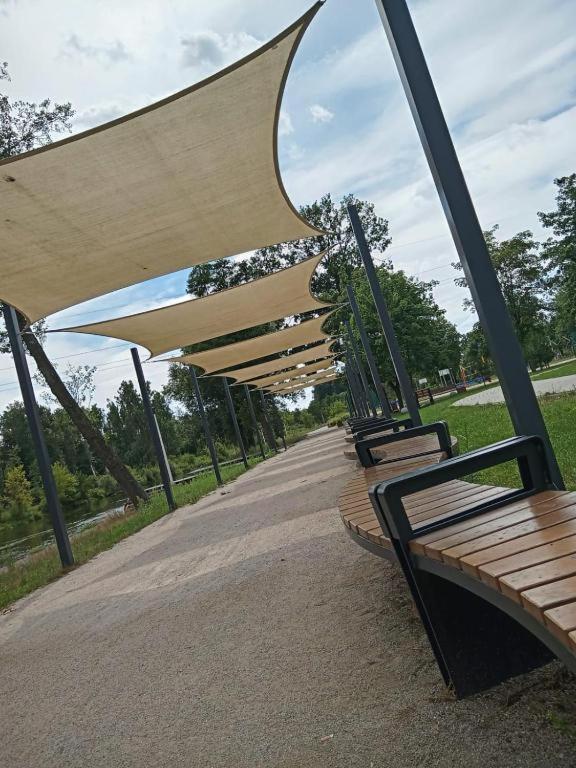 Europa22 "Apartament Delux" Z Wanna - Centrum Miasta Z Widokiem Na Staw Tomaszów Mazowiecki Exteriér fotografie